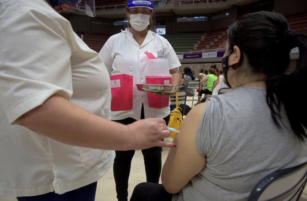 En Mendoza suspendieron los turnos de vacunación para mayores de 70 años