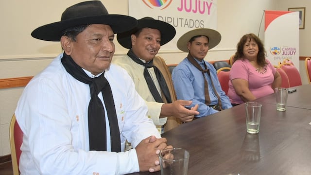 El presidente de la Federación Gaucha Jujeña, Bartolomé Mamaní, encabezó la comitiva tradicionalista que visitó la Legislatura de Jujuy.