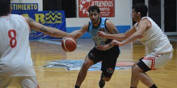 Ateneo superó a Los Andes y clasificó a playoff. (Foto: Marcelo Barth).