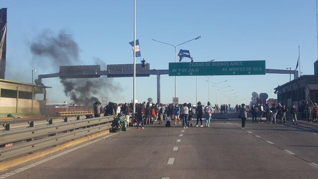 Corte total en Puente Pueyrredón. (Foto: @SurPortal)
