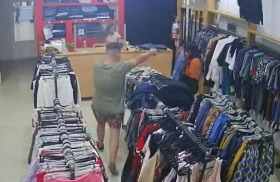 Otra vez la inseguridad en Córdoba: robaron un local de ropa a punta de pistola