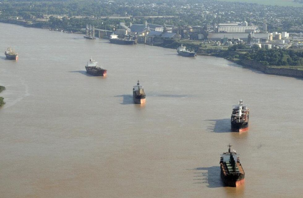 Encontraron un cuerpo flotando frente a la costa del río en General Lagos