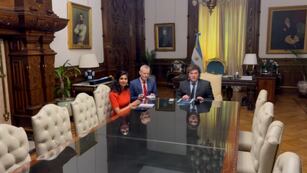 Javier Milei junto a la subdirectora del FMI, Gita Gopinath.