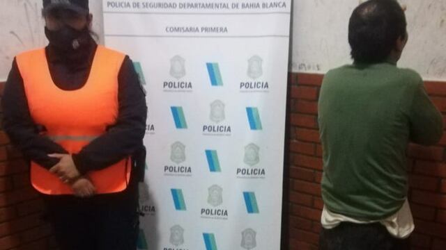 Los vecinos lo desnudaron y golpearon por robarle a una mujer