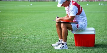 El DT de Instituto, Pedro Troglio, y un prometedor comienzo de torneo (IACC).