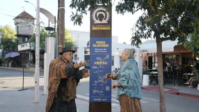 La Agencia Córdoba Turismo inauguró los faros del Camino de Brochero: 45, en forma simultánea (Gentileza}