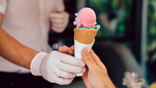 Los narcomenudistas usaban como fachada una heladería clandestina.