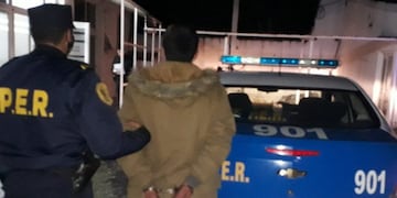 un joven de 21 años baleó a su padrastro