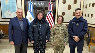 Cónclave en Ushuaia. Marc Stanley, embajador de Estados Unidos en Argentina; el presidente Javier Milei; la jefe del Comando Sur, Laura Richardson, y el ministro de Defensa, Luis Petri. (Gentileza)