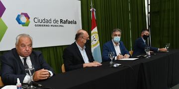 Firma del convenio para ceder el predio de la Flore