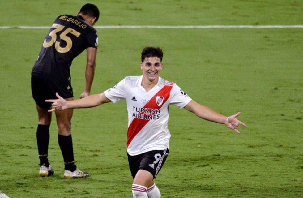 Julián Álvarez sumó un nuevo título con River Plate en la consagración por Supercopa Argentina