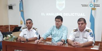 Reunión con la Plana Mayor.