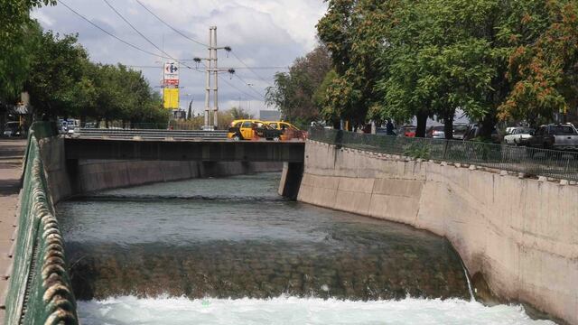 En el sector de Bermejo del canal Cacique Guaymallén murió un adolescente que se bañana en el cauce. Imagen ilustrativa