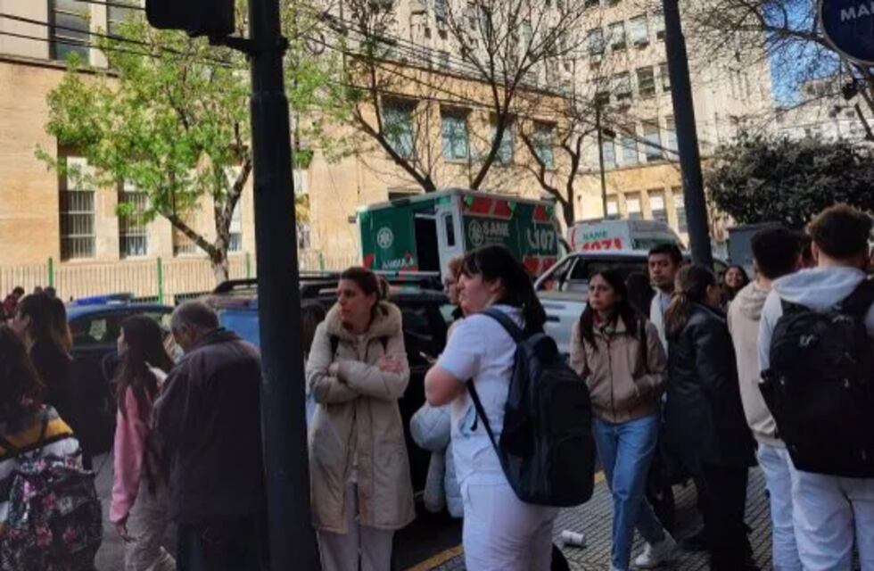 Escape de gas en la facultad de Odontología: debieron evacuar a docentes y alumnos