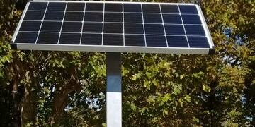 Instalaron en Ushuaia el primer panel solar para carga de celulares