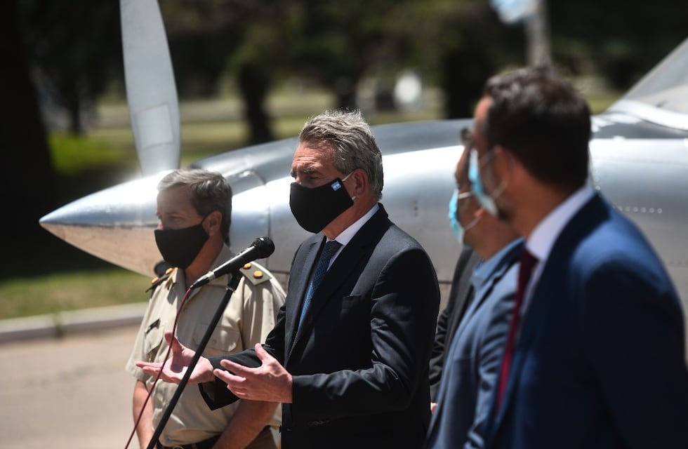 El ministro de Defensa, Agustín Rossi supervisó trabajos en Fadea