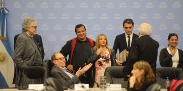 La subsecretaria de Ingresos Públicos, Claudia Balestrini, en la Comisión de Presupuesto y Hacienda (Foto: Federico López Claro)