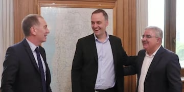 El gobernador catamarqueño Raúl Jalil (derecha) rompió con Fuerza Patria