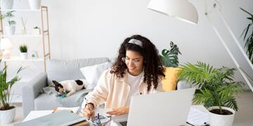 Qué empleo remoto paga 48.000 dólares al año.