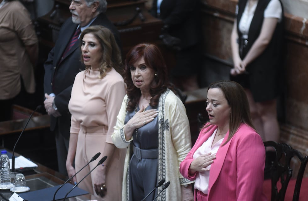 Cristina Kirchner se despidió de los trabajadores del Senado: “No me voy a ningún lado, saben dónde encontrarme”