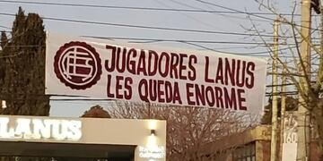 Los hinchas de Lanús, furiosos.