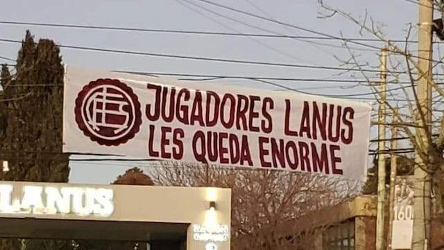 Los hinchas de Lanús, furiosos.