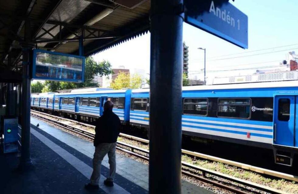 Importantes demoras en el Sarmiento debido a que descarriló un tren de carga en Haedo