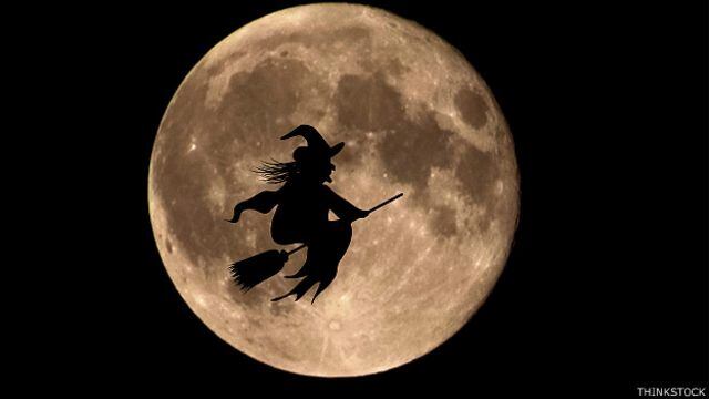 Una mujer de Río Gallegos asegura haber visto a una bruja volando por los cielos.