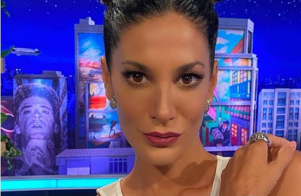 Silvina Escudero tomó sol de espaldas con una microbikini y la foto estuvo al borde de la censura