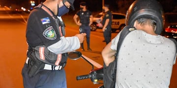 Se procedió al secuestro de siete motocicletas y seis automóviles.