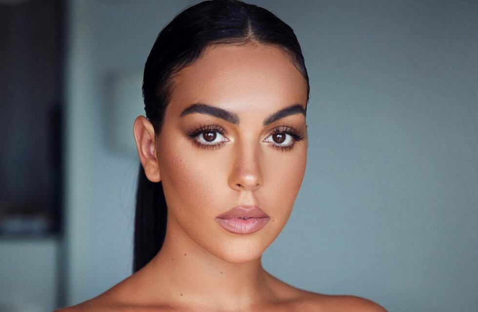 Georgina Rodríguez, la novia de Cristiano Ronaldo, conquistó con un profundo escote