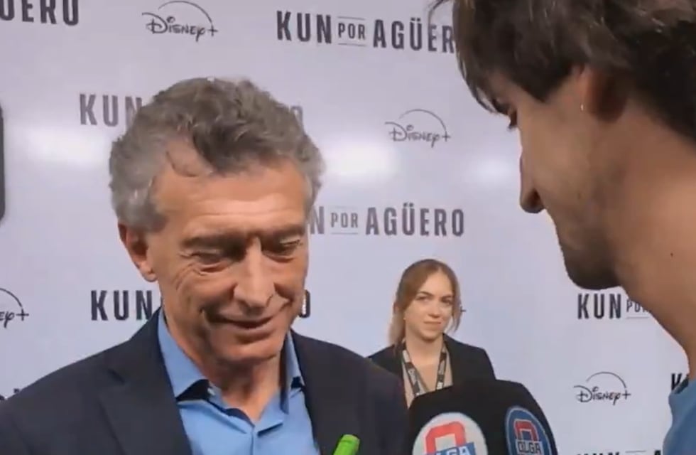 A Mauricio Macri le hicieron un polémico regalo que aceptó con desconfianza: ¿se hizo el desentendido?