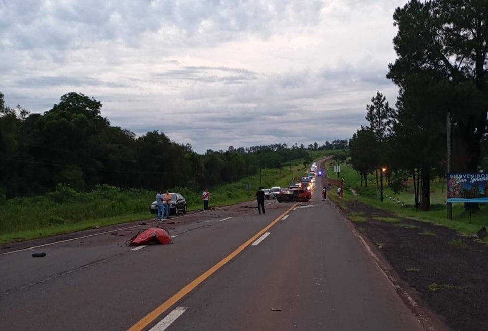 Tragedia vial en San Ignacio: cinco muertos en dos siniestros ocurridos sobre la Ruta Nacional 12.