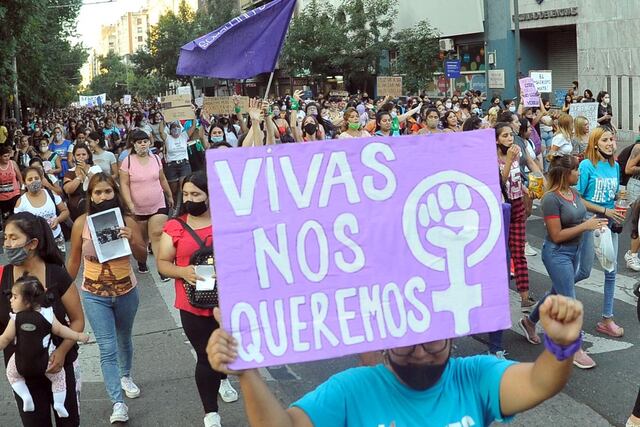 Miles de mujeres volverán a marchar este martes para reclamar igualdad. (Javier Ferreyra)