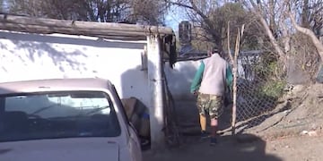 El hombre aseguró que ya vendió todo lo que tenía pero no puede sobrevivir con 13 mil pesos al mes.