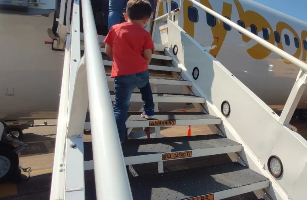 Flybondi evalúa la posibilidad de instalar un hangar propio en Puerto Iguazú y aumentar vuelos diarios