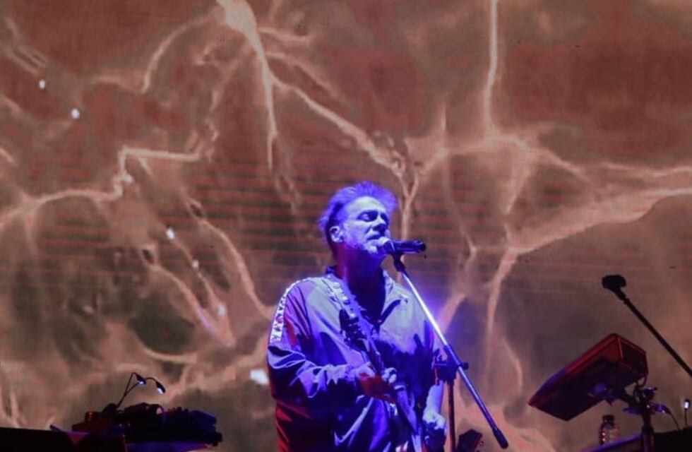 Vicentico cerró la primera velada de la “Fiesta del Pescado y el Vino entrerriano”