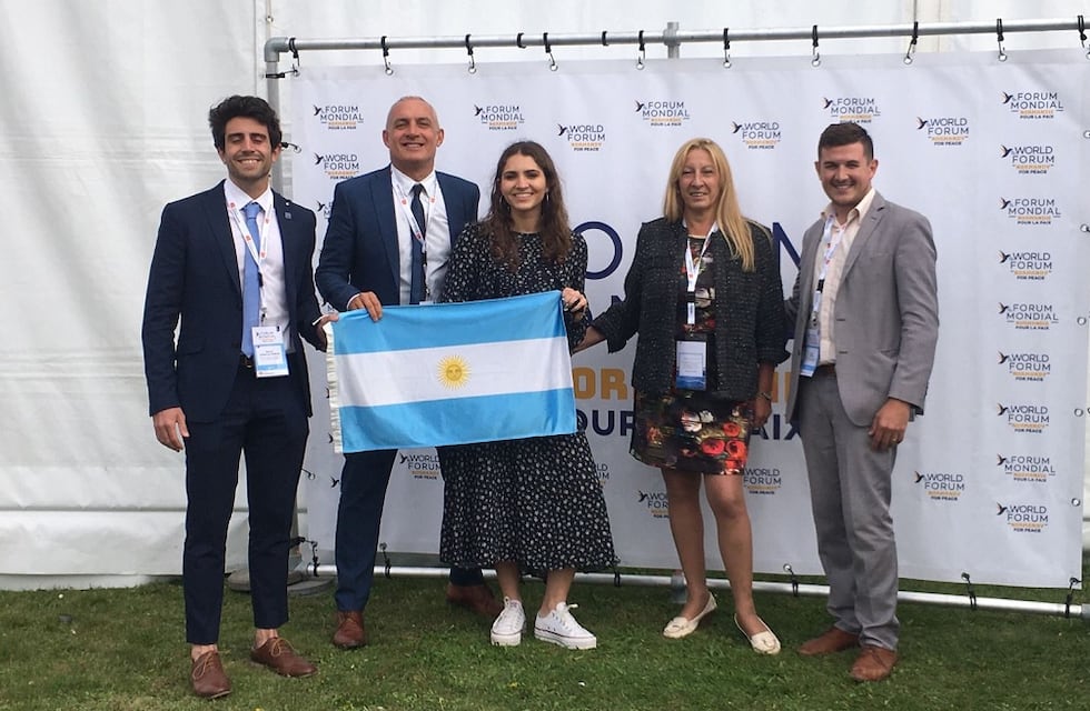 Delegación mendocina participó en Francia de un Foro Mundial por la Paz