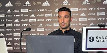 Lionel Scaloni en conferencia de prensa.