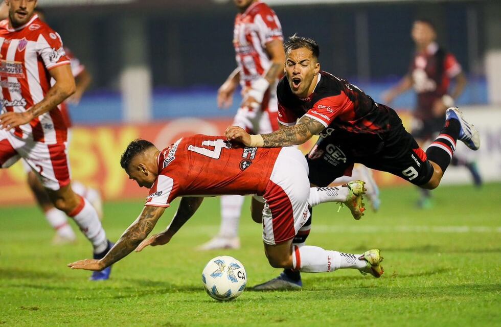 Instituto quedó afuera de la Copa Argentina: Talleres de Remedios de Escalada dio el batacazo y ganó 2 a 1