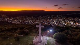 Ascensos nocturnos en Carlos Paz, Cerro La Cruz