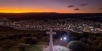 Ascensos nocturnos en Carlos Paz, Cerro La Cruz