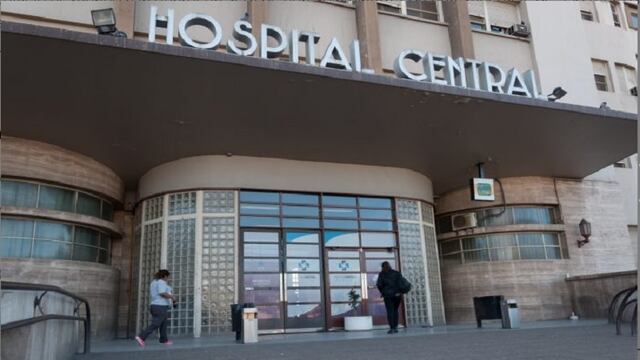 El delincuente entró en shock, fue internado y sedado, y la policía no pudo identificarlo.