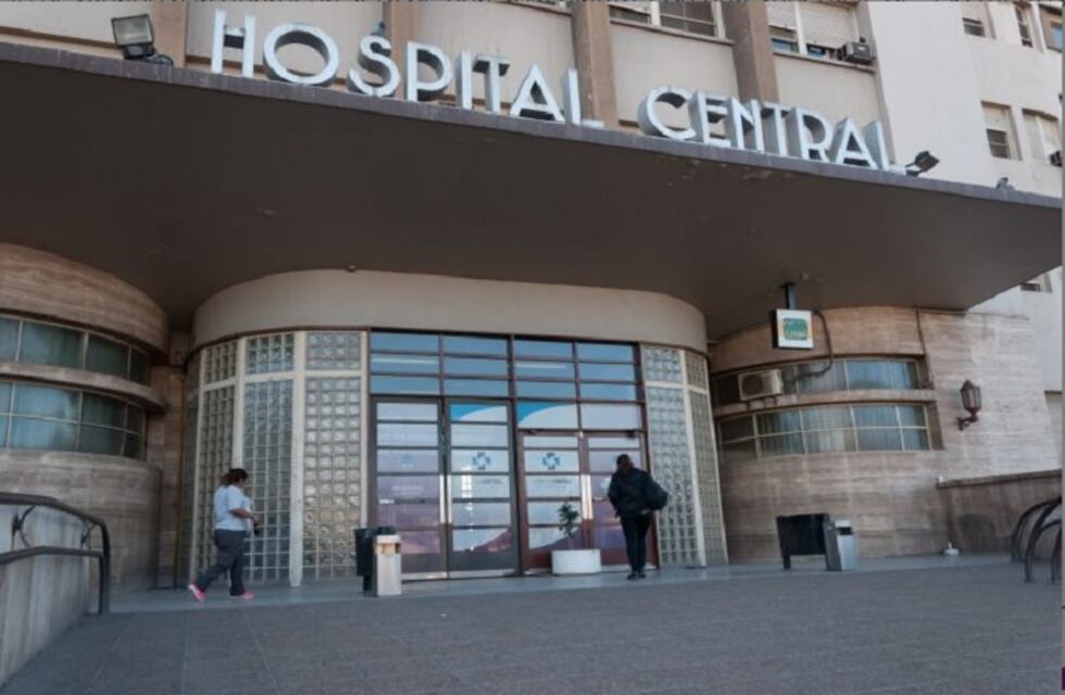 Insólita fuga: se fracturó ambos brazos en un robo, fue capturado y luego escapó del hospital sin que lo vieran