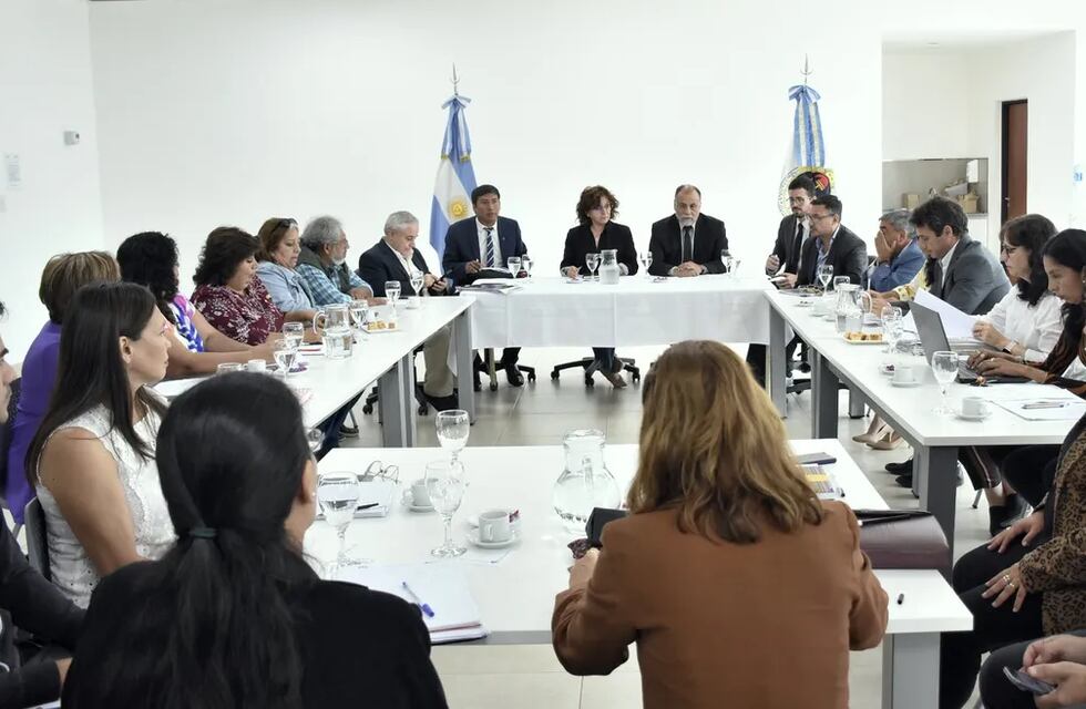 Paritarias en Jujuy: el Gobierno ofreció a sindicatos docentes 30% de aumento