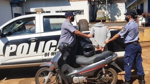 El joven llevó a cabo un raid delictivo sobre las avenidas Quaranta y 147.