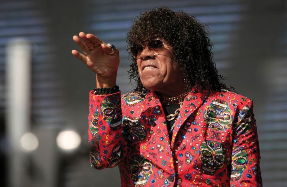 Inventó los emoji de la Mona Jiménez y es furor en Twitter