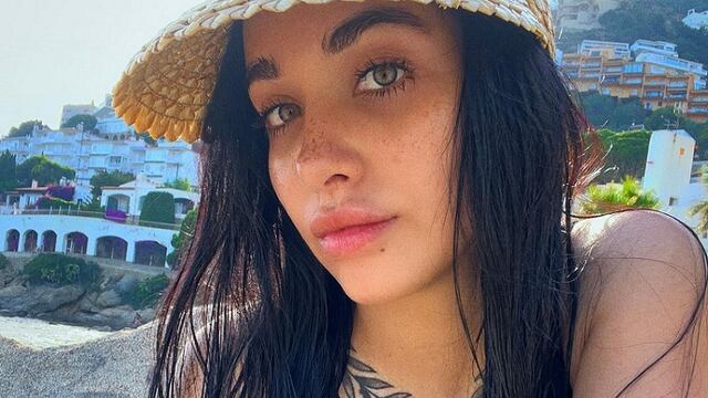 María Becerra comparte el calorcito europeo con fotos en la playa