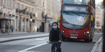 La vacuna ya se administró a más de 18 millones de personas en Inglaterra.