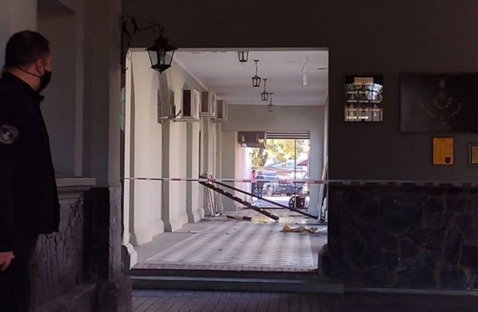 Los policías heridos por la explosión en la Jefatura ya se encuentran estables